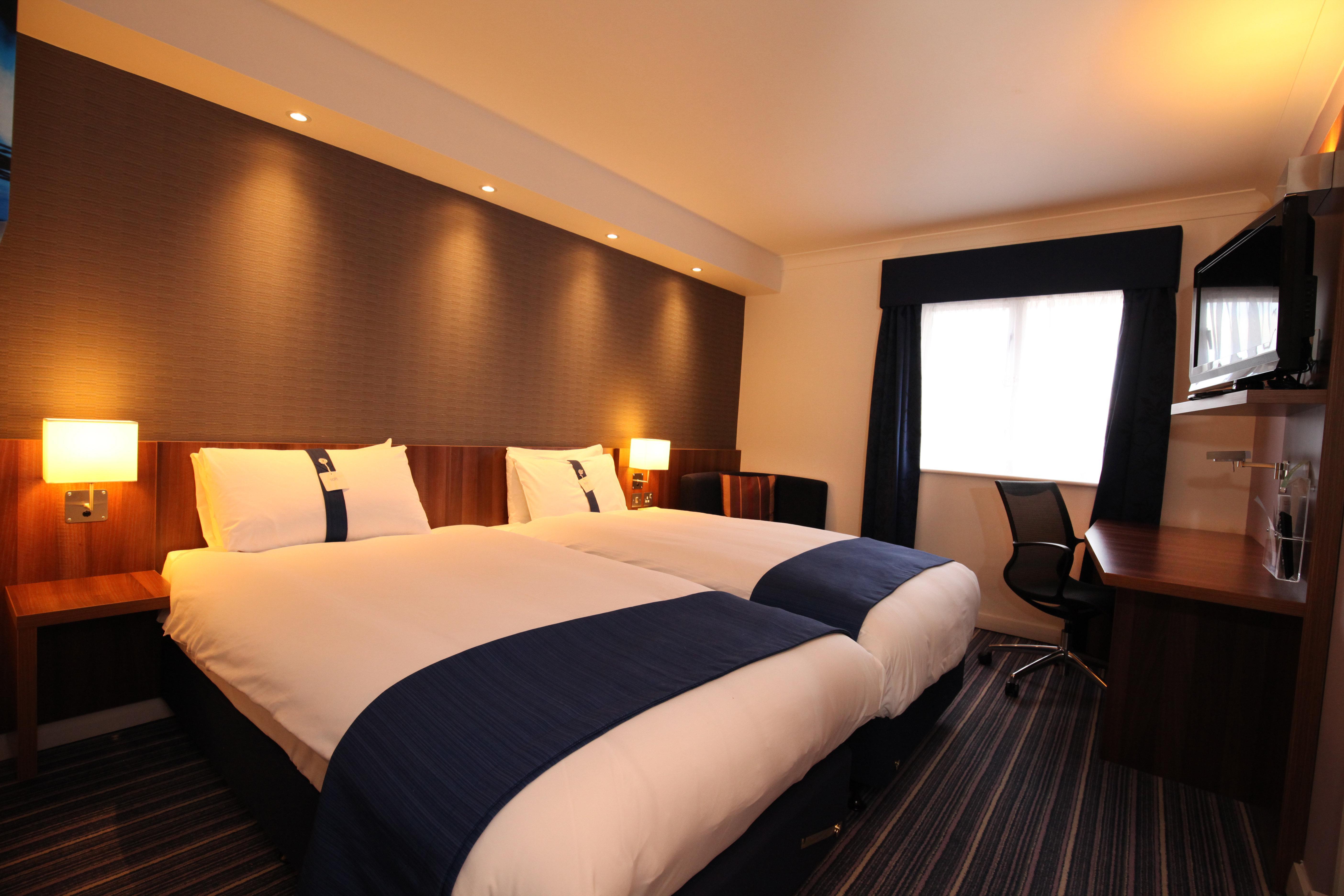 Holiday Inn Express London Gatwick Crawley, An Ihg Hotel Crawley (West Sussex) Exterior foto