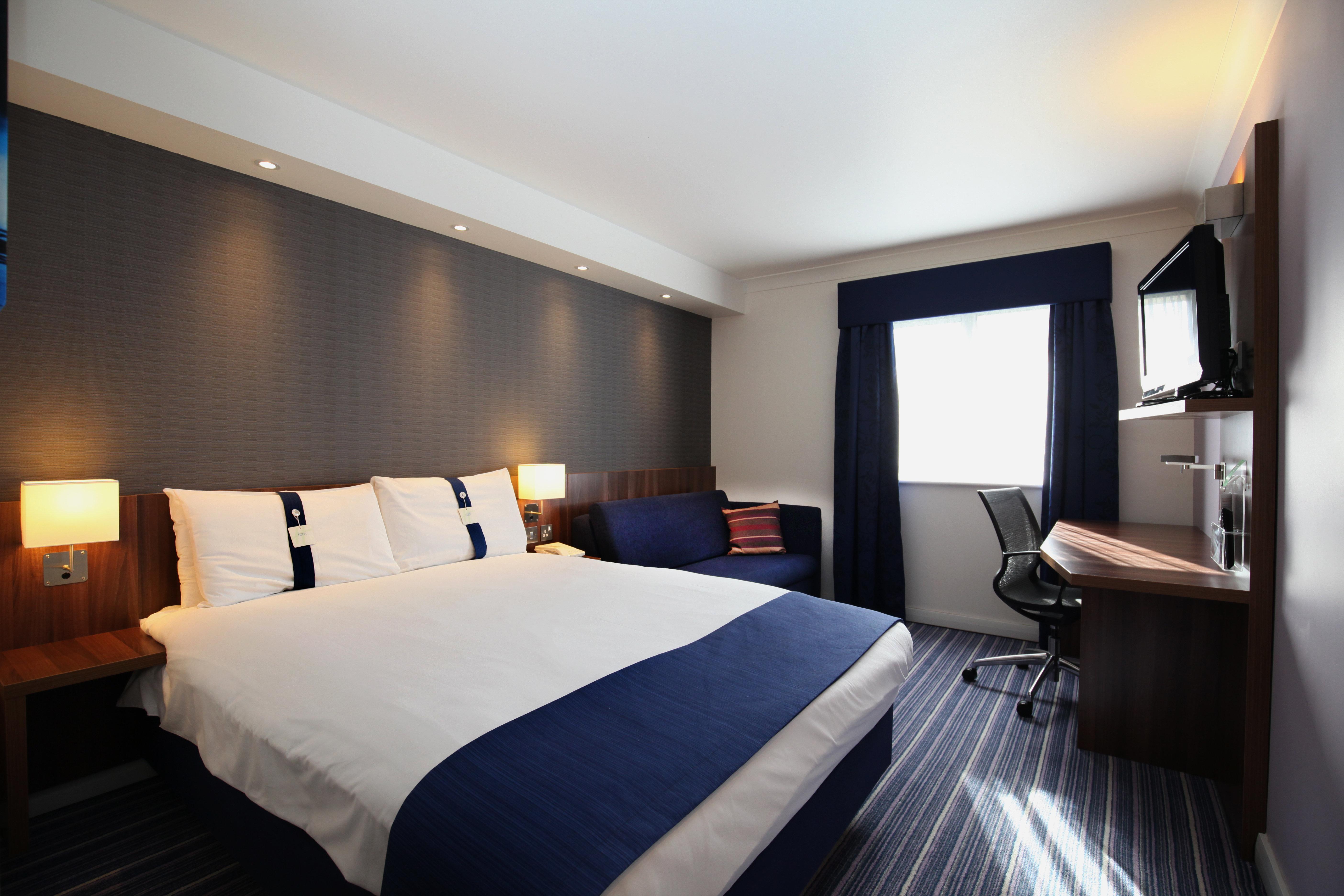 Holiday Inn Express London Gatwick Crawley, An Ihg Hotel Crawley (West Sussex) Exterior foto