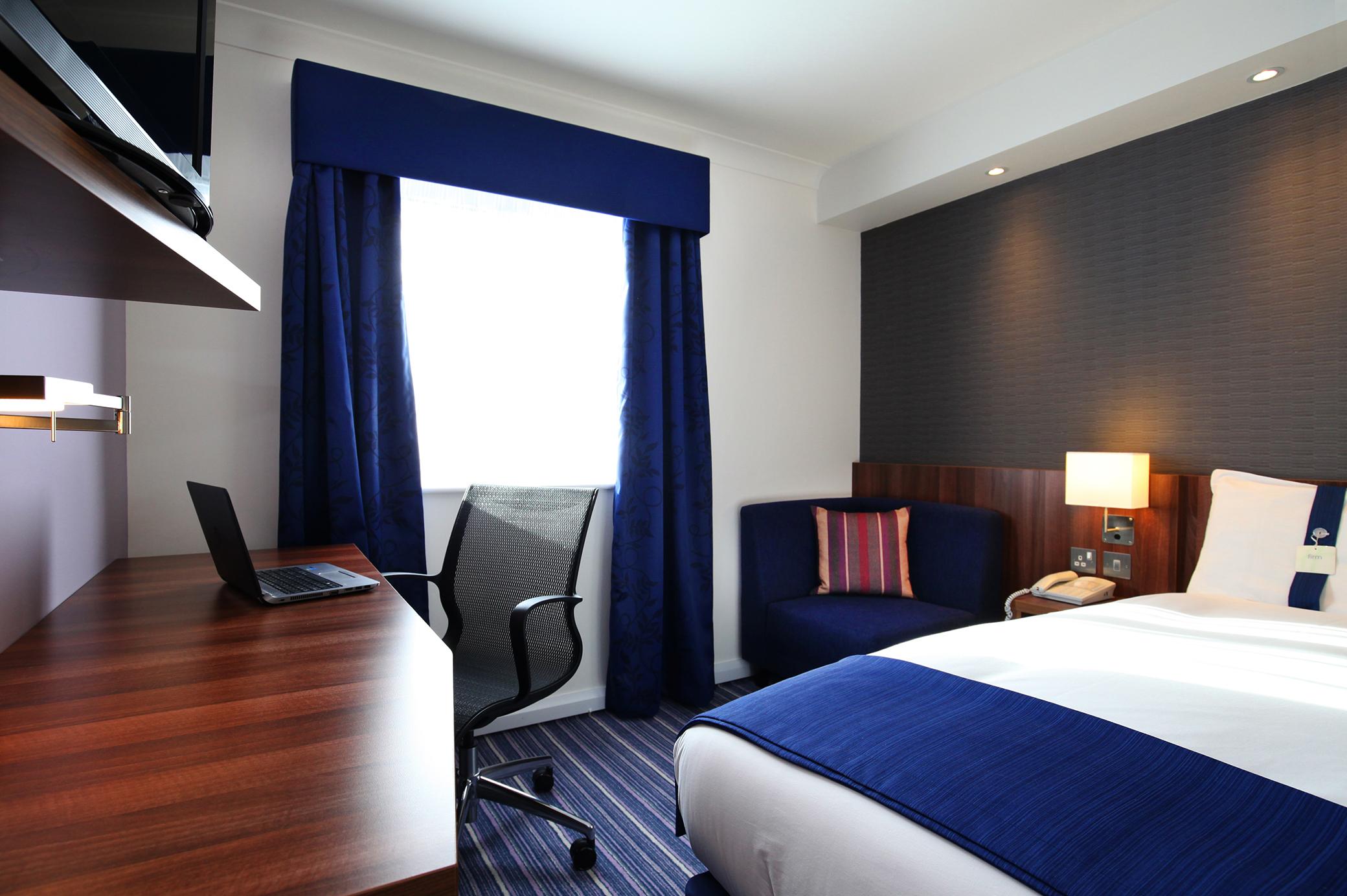 Holiday Inn Express London Gatwick Crawley, An Ihg Hotel Crawley (West Sussex) Exterior foto