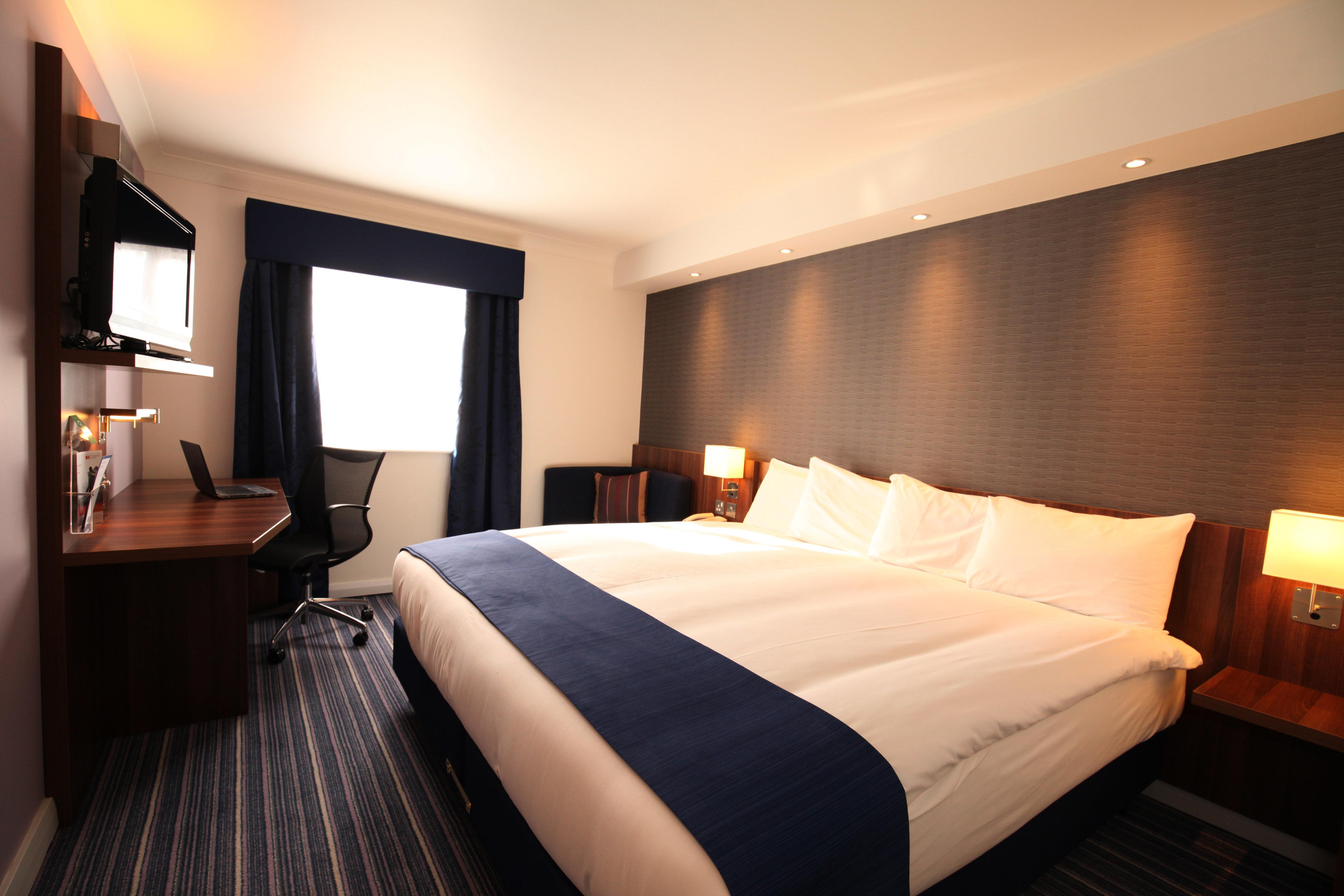 Holiday Inn Express London Gatwick Crawley, An Ihg Hotel Crawley (West Sussex) Exterior foto