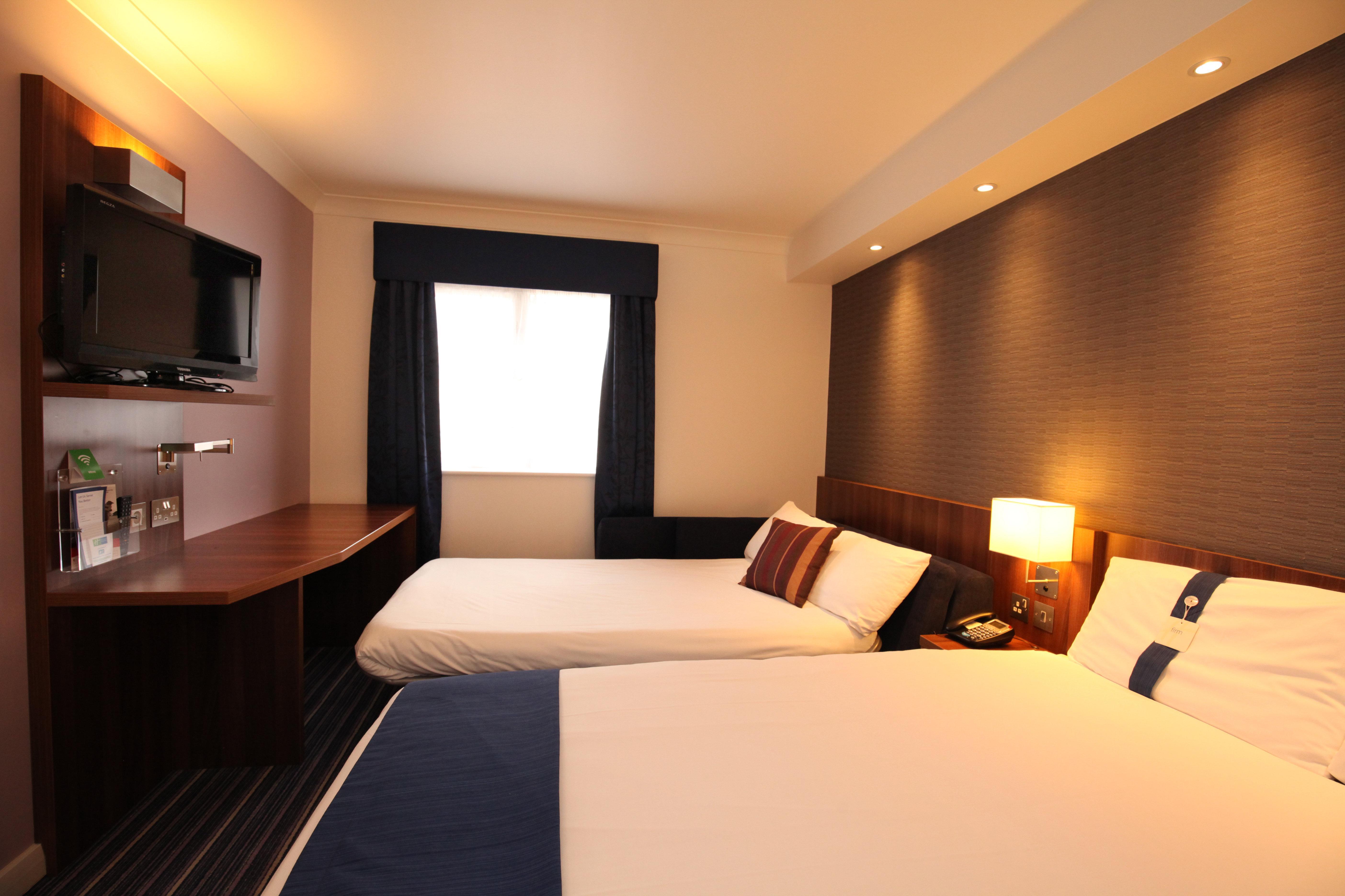 Holiday Inn Express London Gatwick Crawley, An Ihg Hotel Crawley (West Sussex) Exterior foto