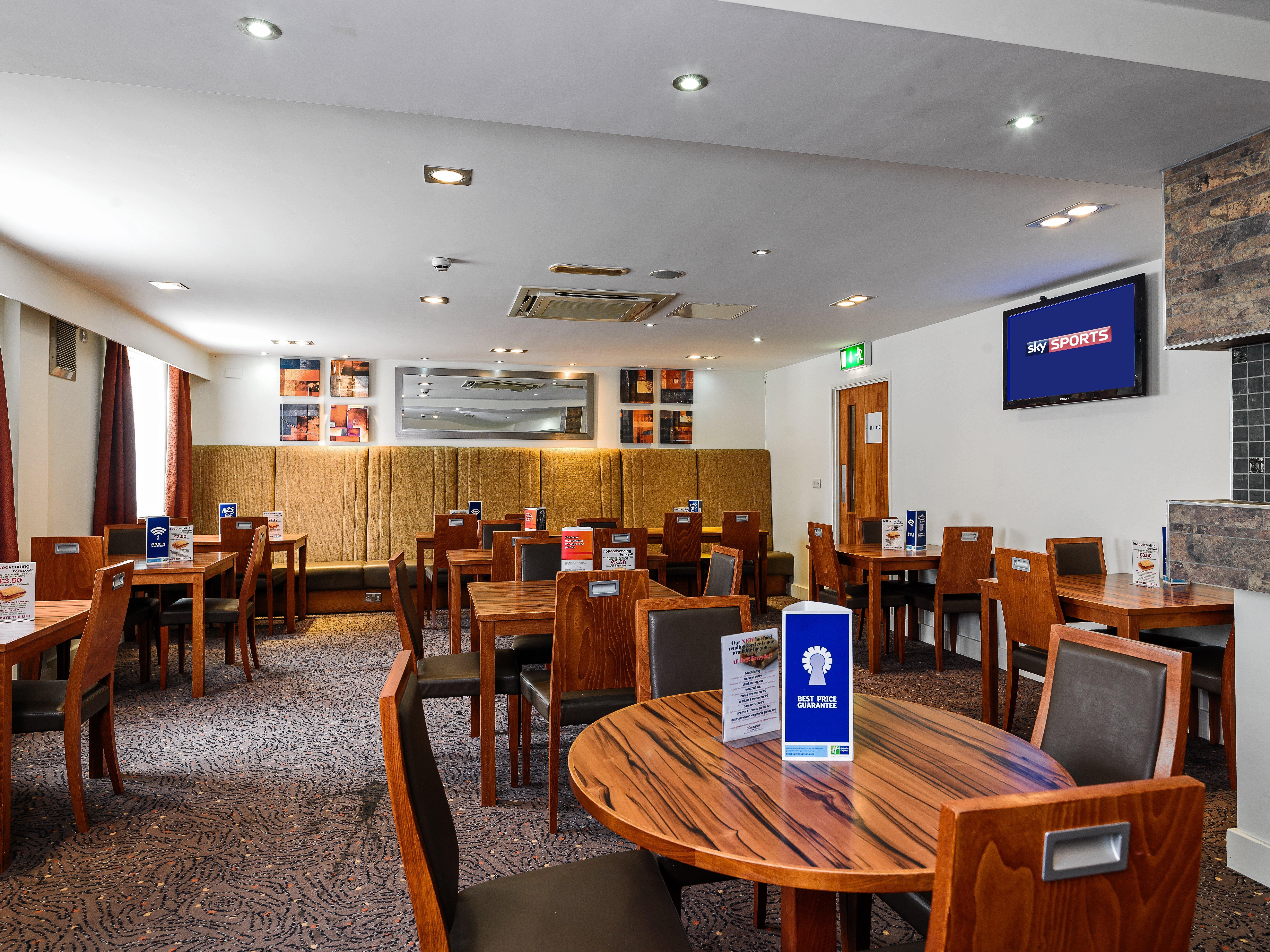 Holiday Inn Express London Gatwick Crawley, An Ihg Hotel Crawley (West Sussex) Exterior foto
