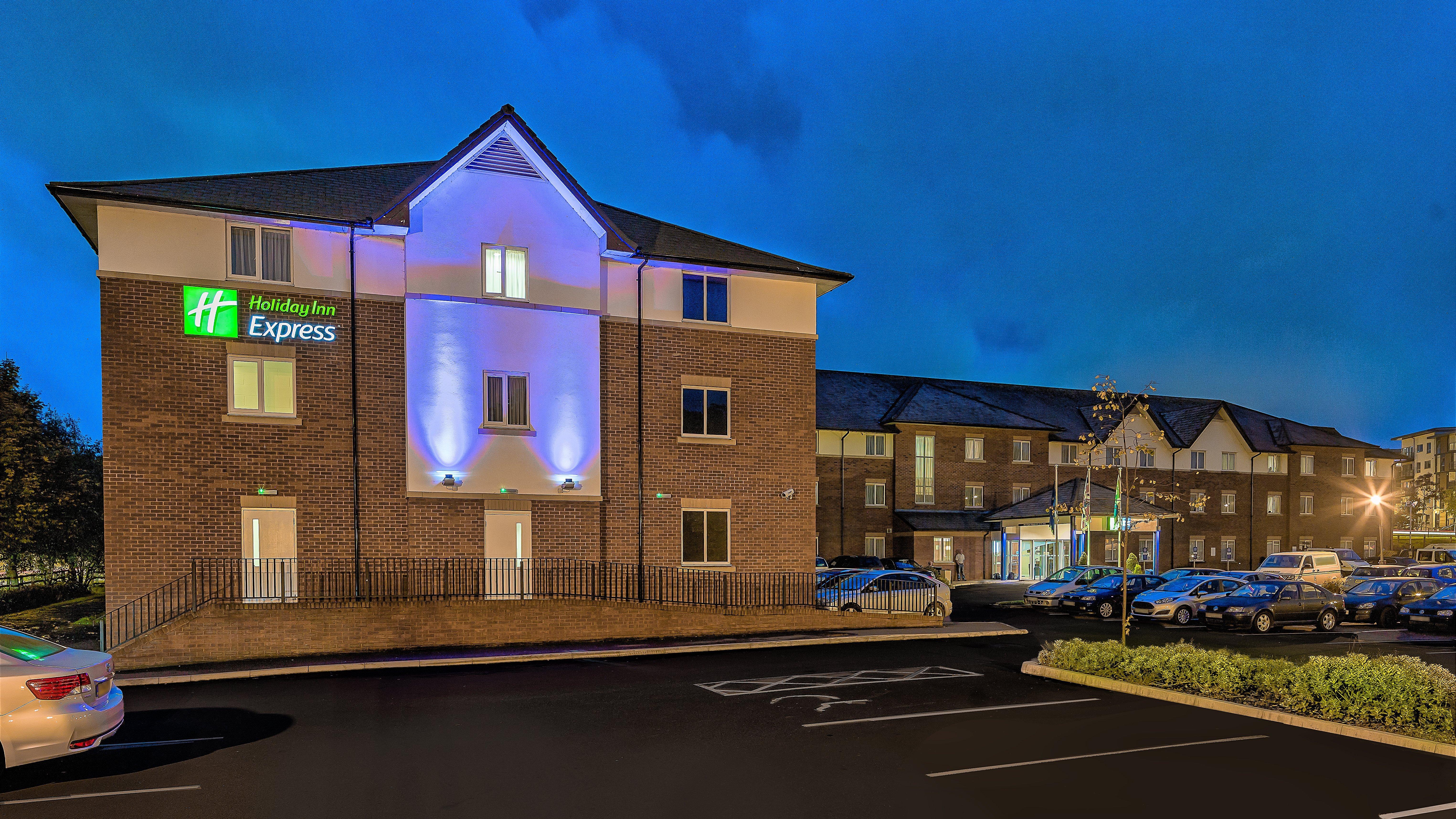 Holiday Inn Express London Gatwick Crawley, An Ihg Hotel Crawley (West Sussex) Exterior foto
