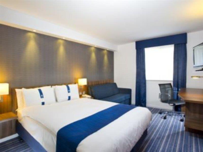 Holiday Inn Express London Gatwick Crawley, An Ihg Hotel Crawley (West Sussex) Exterior foto