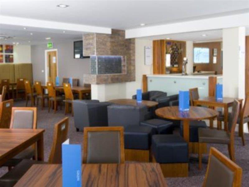 Holiday Inn Express London Gatwick Crawley, An Ihg Hotel Crawley (West Sussex) Exterior foto