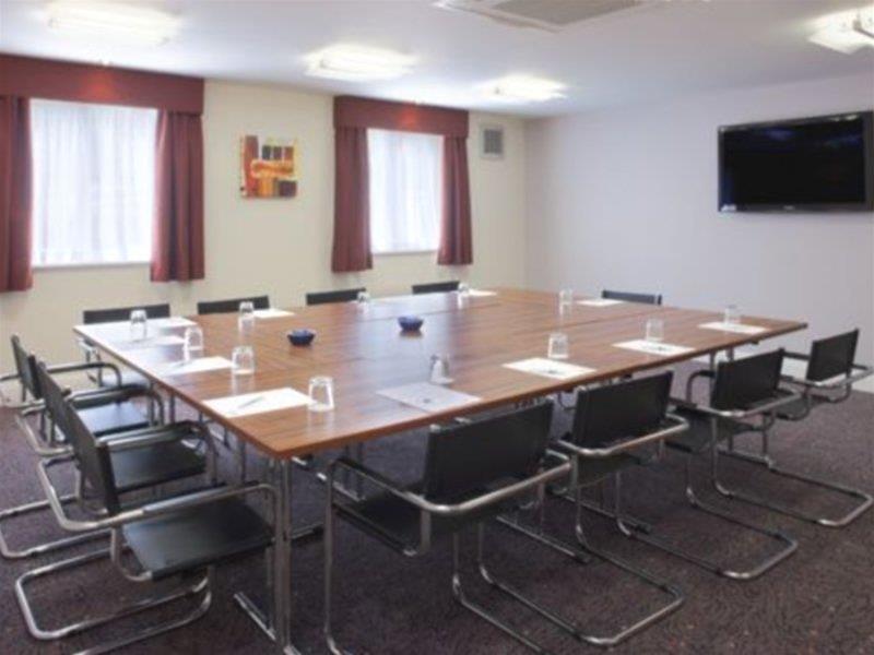 Holiday Inn Express London Gatwick Crawley, An Ihg Hotel Crawley (West Sussex) Exterior foto